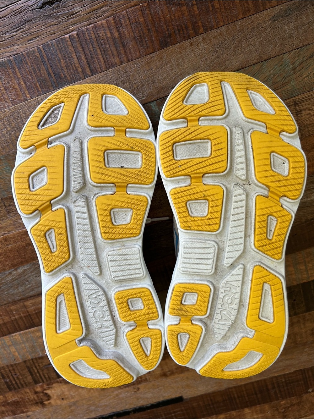 HOKA Women’s Bondi 9 Running Shoes. Alabaster/Birch. Style 1162012 ALBST. 7.5 - Picture 11 of 12